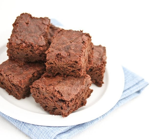 Brownies with Greek Yogurt - Kirbie's Cravings