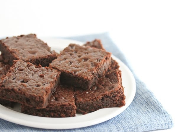 Healthier 3 Ingredient Chocolate Cake - Kirbie's Cravings