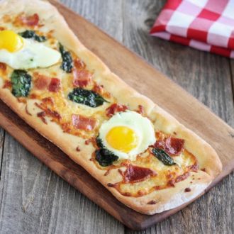 Flatbread Pizza with Bacon, Fried Egg and Spinach - Kirbie's Cravings