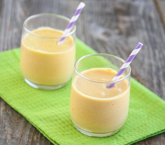 photo of two smoothies with straws