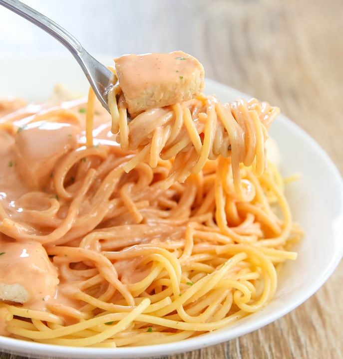 Skinny Bang Bang Zucchini Noodles Meal Prep - Kirbie's Cravings