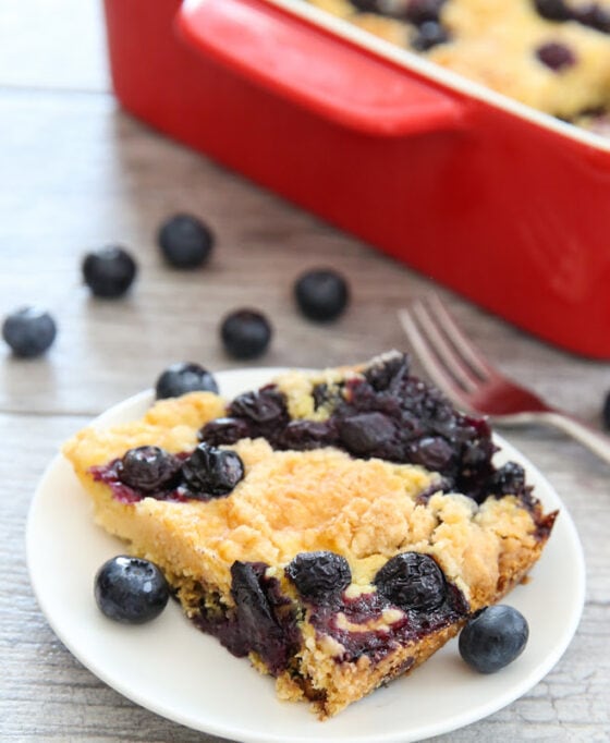 Blueberry Cobbler Dump Cake - Kirbie's Cravings