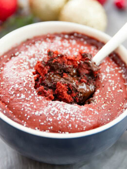 red velvet lava mug cake