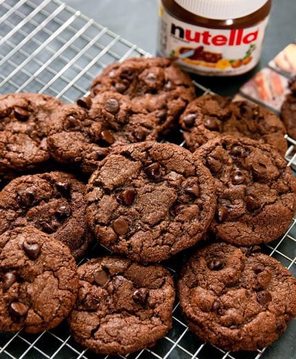 4 Ingredient Flourless Nutella Cookies