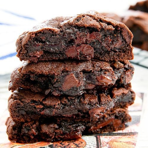 levain-bakery-copycat-dark-chocolate-chocolate-chip-cookie-2