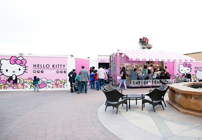 photo of the outside of the pop-up Hello Kitty Cafe