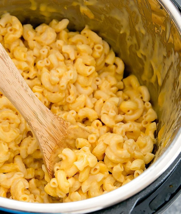 photo of cooked macaroni and cheese in an instant pot