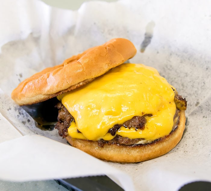 photo of a cheeseburger