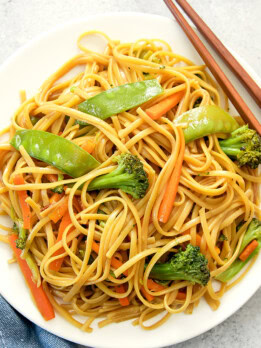 overhead picture of plate of lo mein