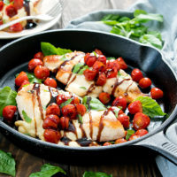 photo of chicken caprese in a skillet