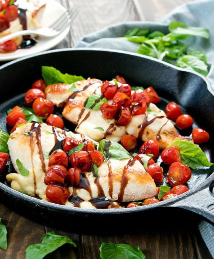 photo of chicken caprese in a skillet