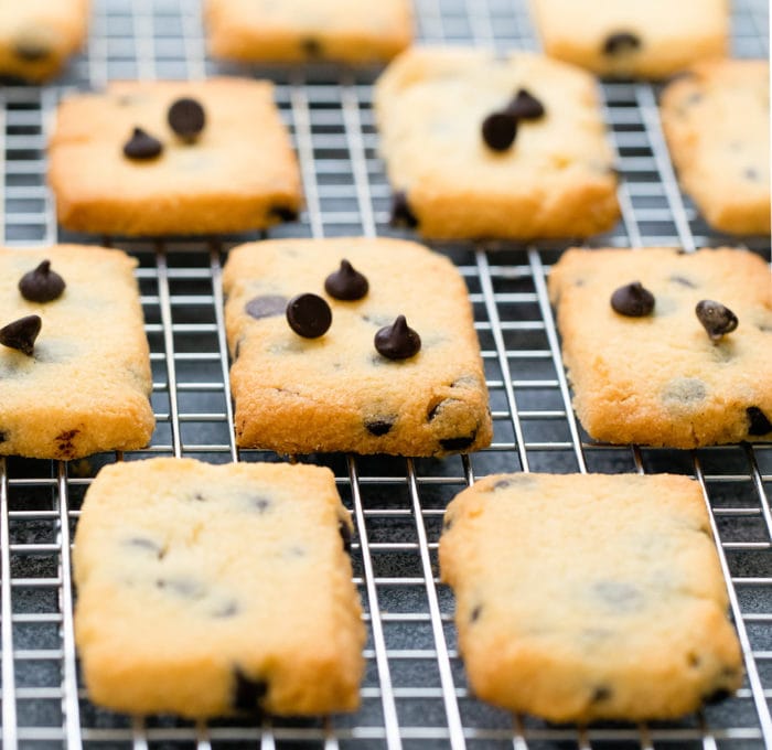 chocolate chip shortbread cookies on a baking rack