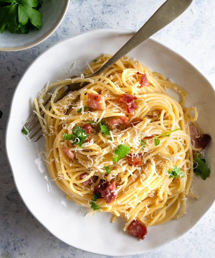overhead photo of a bowl of spaghetti carbonara