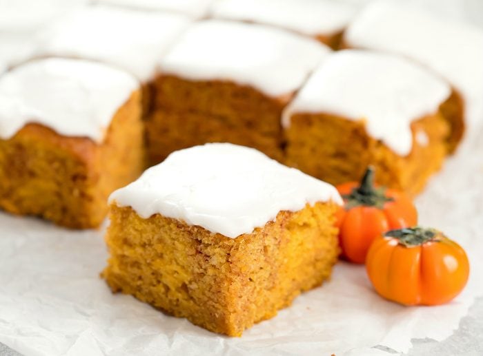 Easy Eggless Pumpkin Dump Cake - Mommy's Home Cooking