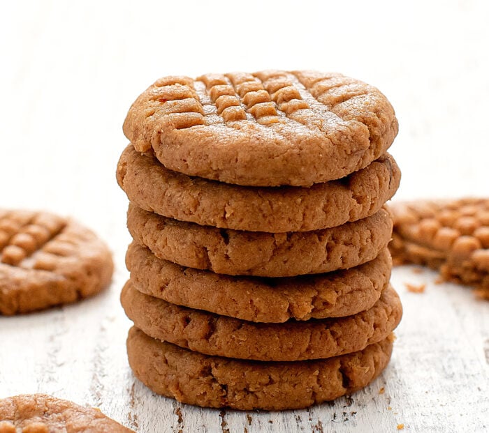 a stack of six cookies.