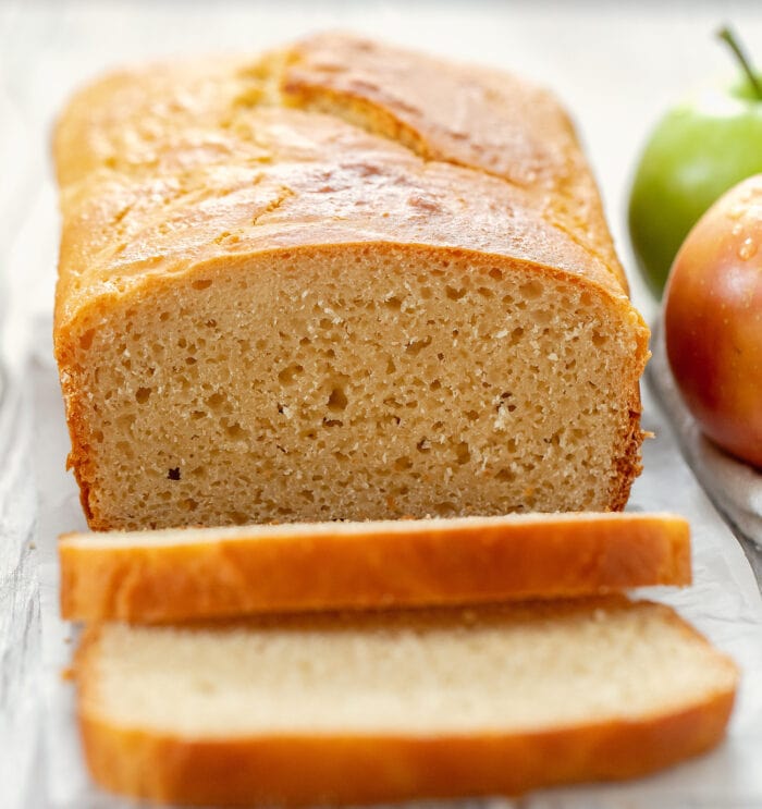 close-up shot of the sliced loaf.