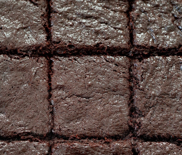 overhead photo of the sliced brownies.