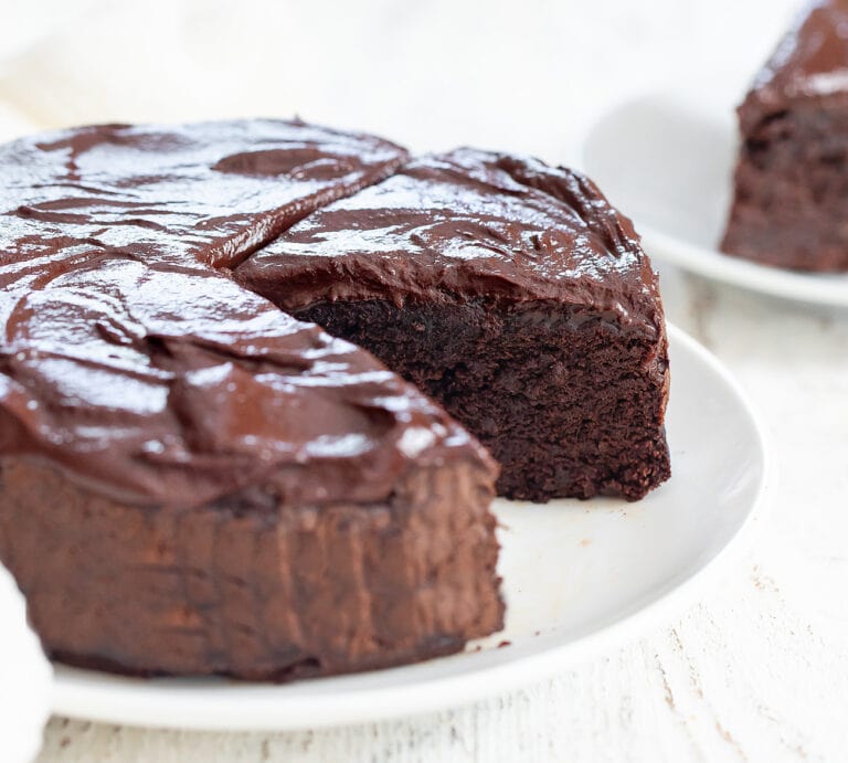 4 Ingredient Healthy Chocolate Cake (No Flour, Refined Sugar, Butter ...