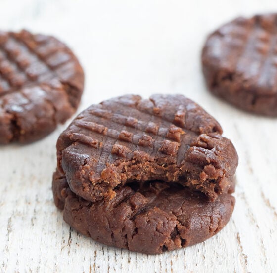 3 Ingredient No Bake Chocolate Peanut Butter Cookies (No Flour, Eggs