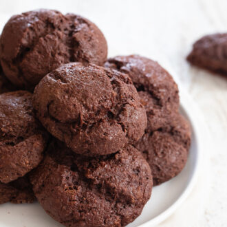 3 Ingredient Chocolate Bread Rolls (No Yeast, Eggs, Butter or Oil ...