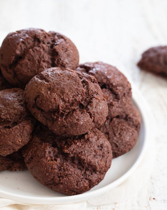 3 Ingredient Chocolate Bread Rolls (No Yeast, Eggs, Butter or Oil ...