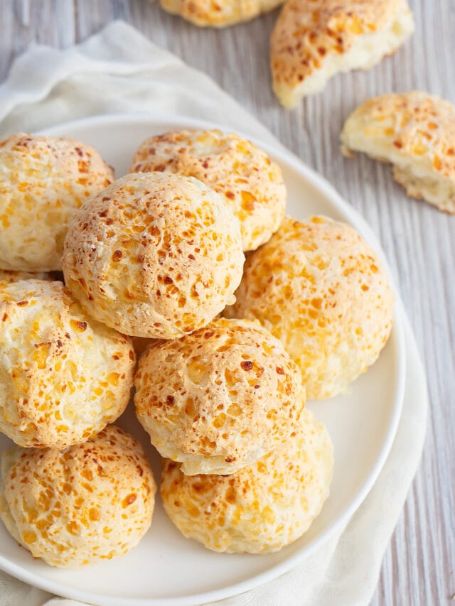 2 Ingredient Cheese Bread Rolls (No Yeast, Eggs, Butter or Oil