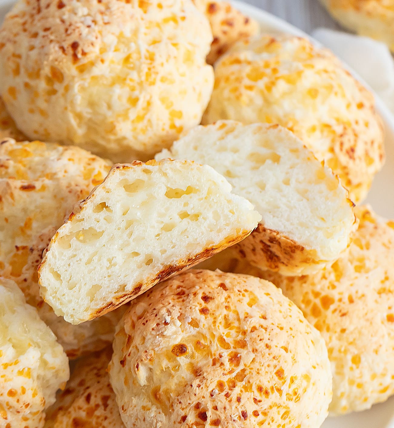 2 Ingredient Cheese Bread Rolls (No Yeast, Eggs, Butter or Oil