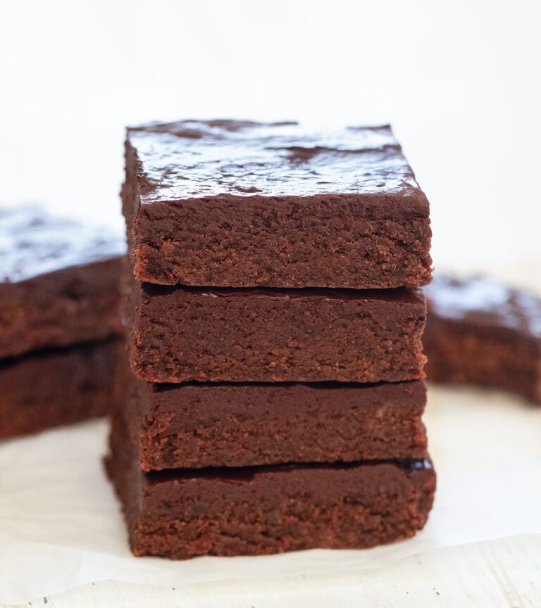 3 Ingredient Healthier Brownies (No Flour, Added Sugar, Eggs or Butter