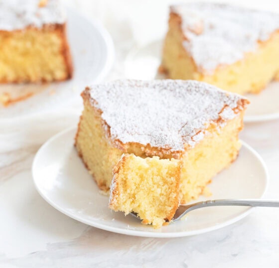 3 Ingredient Almond Cake (No Wheat Flour, Butter or Oil) - Kirbie's ...