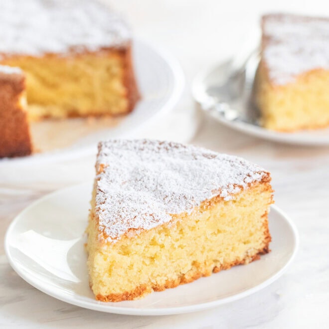 3 Ingredient Almond Cake (No Wheat Flour, Butter or Oil) - Kirbie's ...