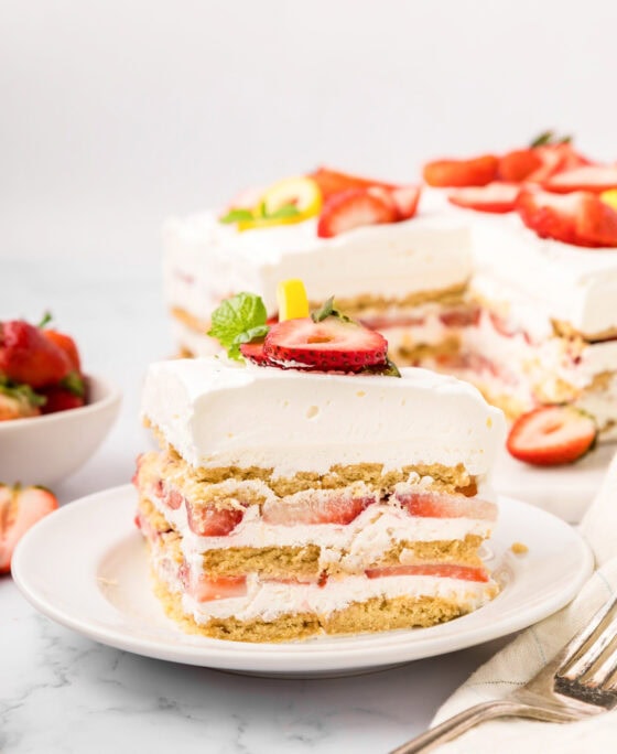 4 Ingredient No Bake Strawberry Lemon Icebox Cake - Kirbie's Cravings