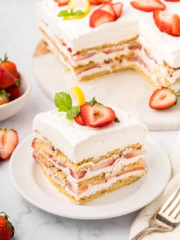 strawberry cake　0830 no-bake-strawberry-lemon-cake-