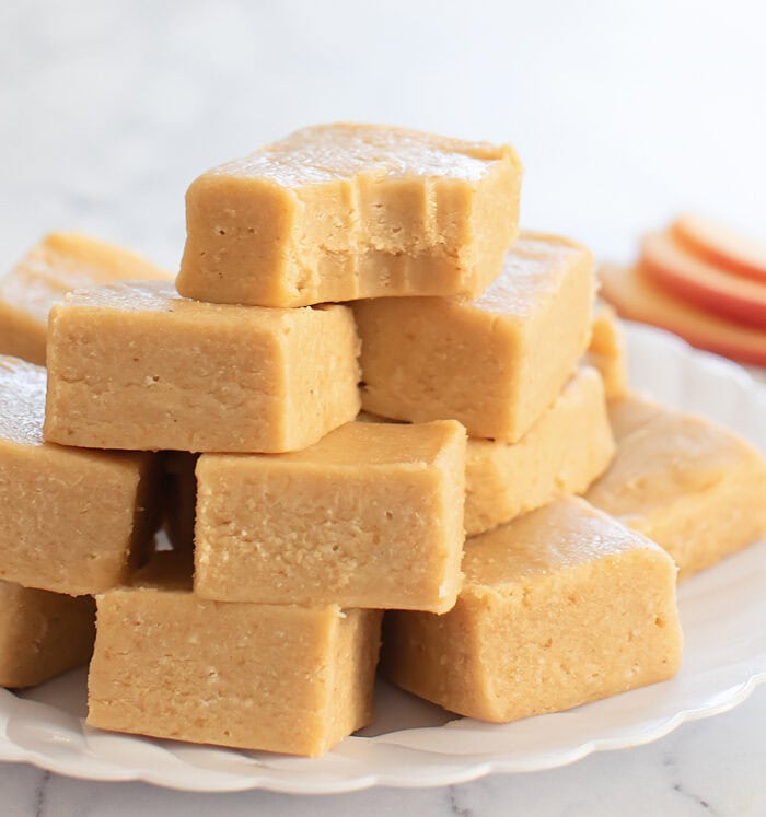 Apple fudge that is creamy and smooth