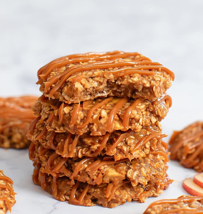 Soft and chewy apple pie oatmeal cookies