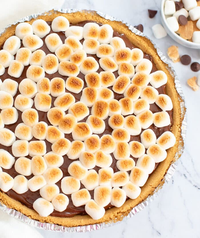 Toasted marshmallows on a pie