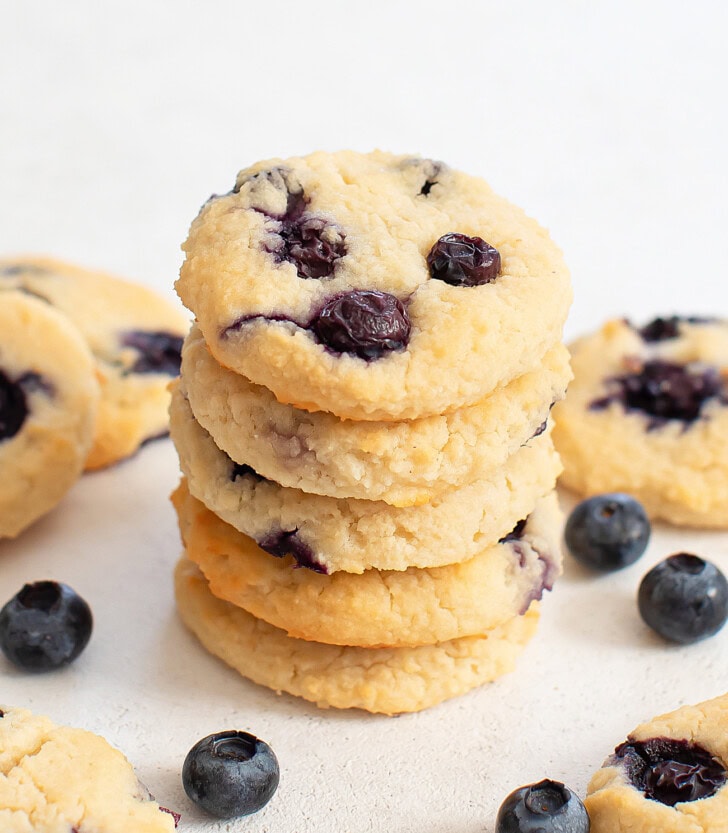 Cookies made with fresh blueberries