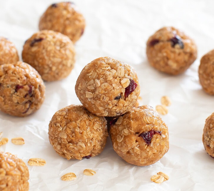 Soft and chewy oatmeal balls