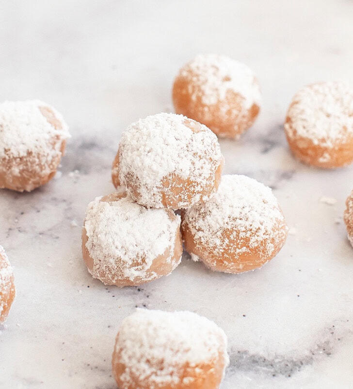 Snowball Cookies dusted with powdered sugar