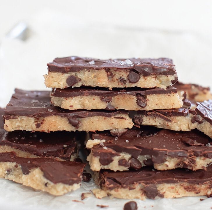 Cookie bark with chocolate chips