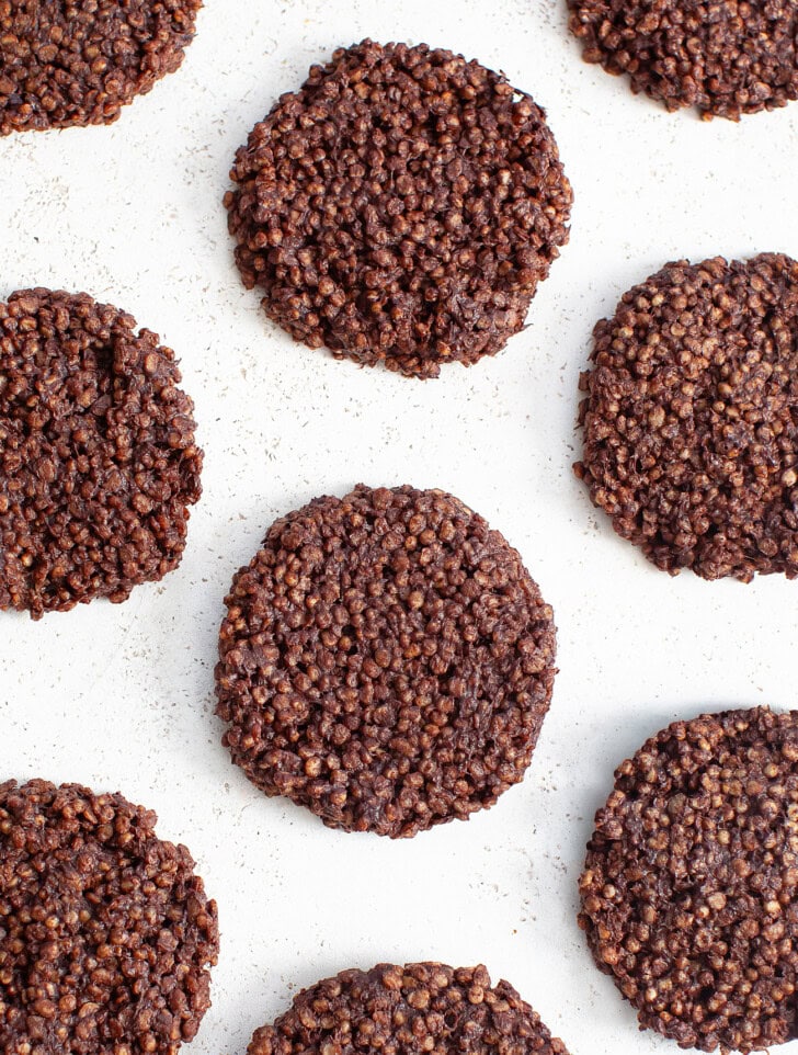 Chocolate cookies made with puffed quinoa