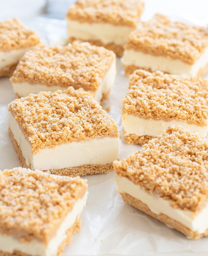 Cheesecake bars with a fluffy filling