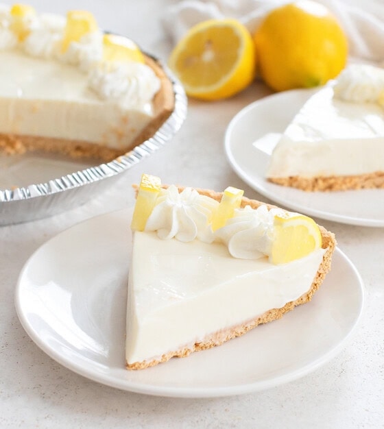 Simple 4 Ingredient No Bake Lemon Pie