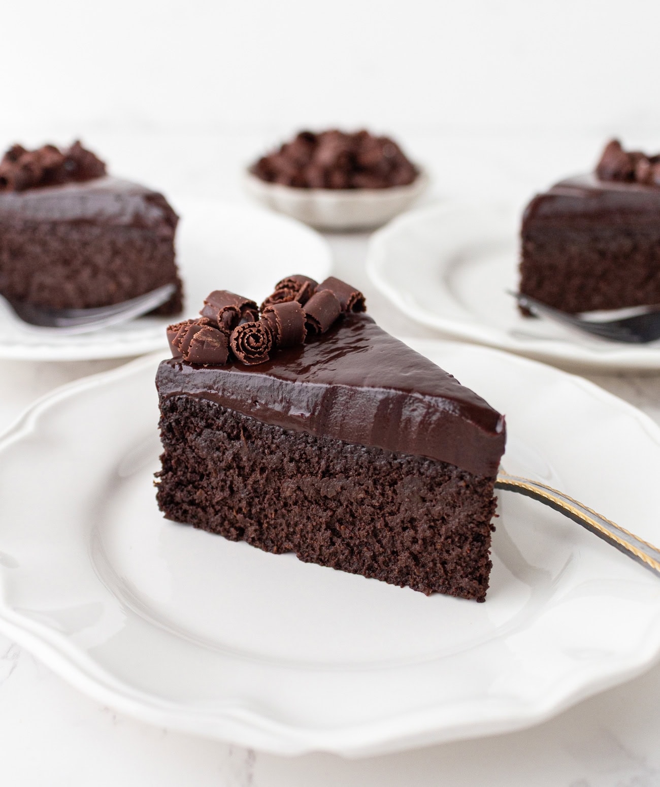 4 Ingredient Chocolate Cake (No Flour, Refined Sugar, Dairy, Butter or ...